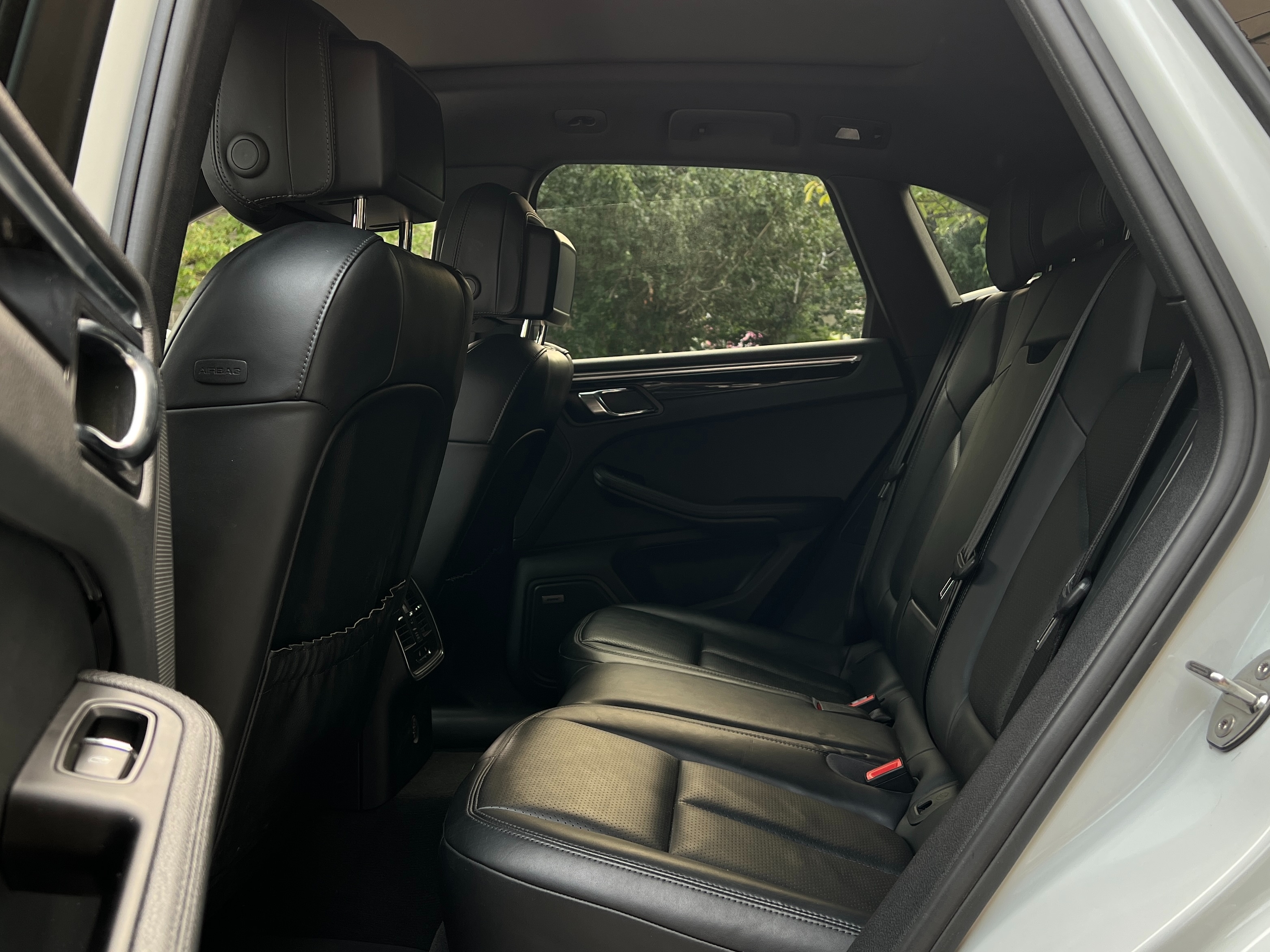 2018 Porsche Macan s - Image 17